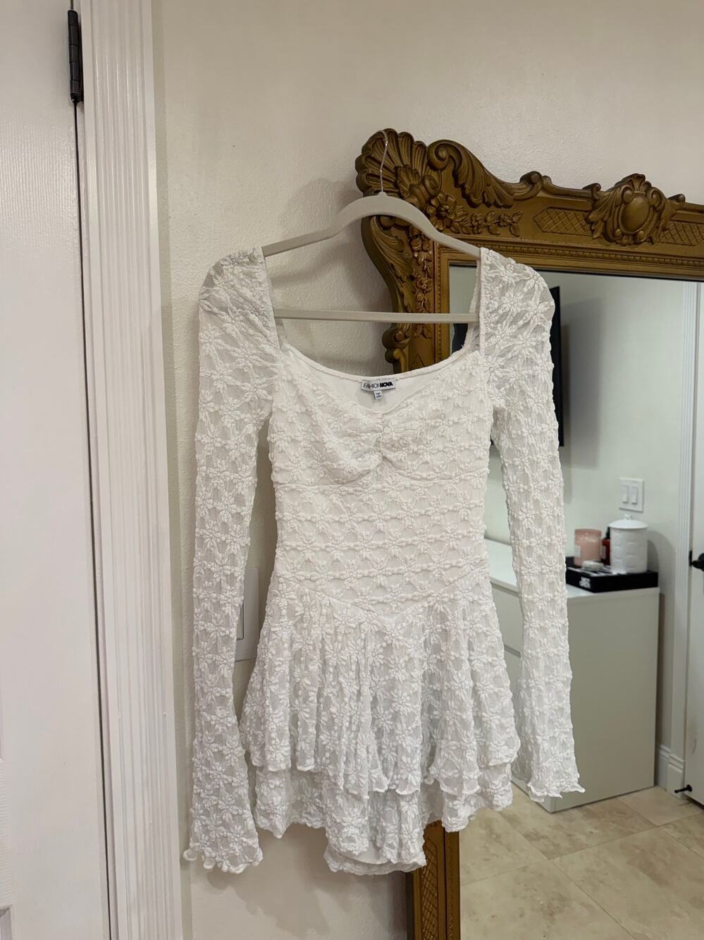 Lace Mini Dress Women's Small White Floral Textured Ruffle Boho Romantic